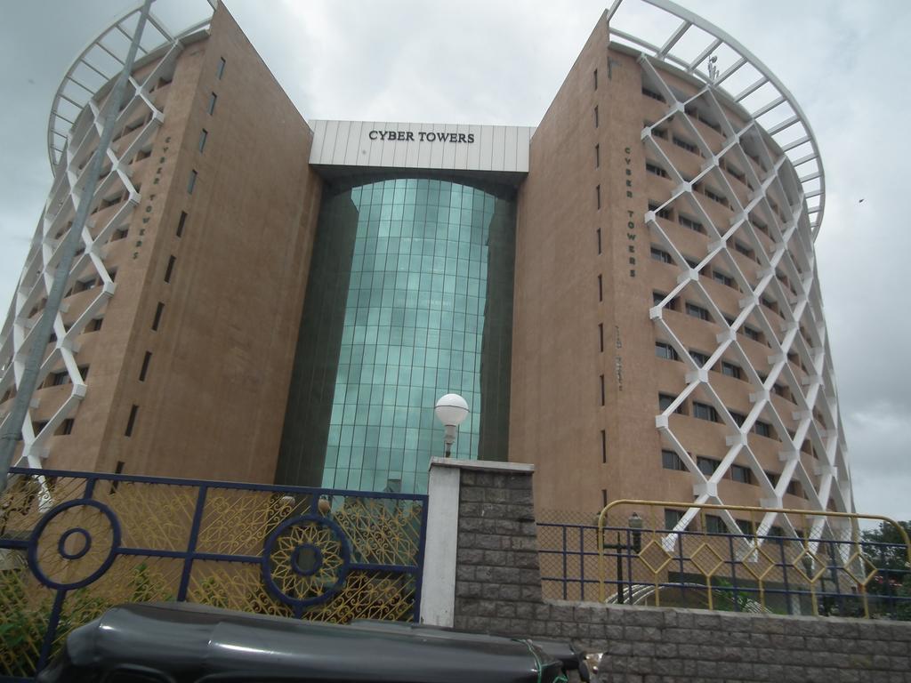Hitech Shilparamam Guest House Hyderabad Luaran gambar